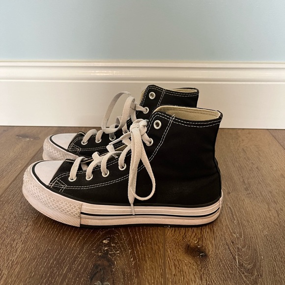 Girls Converse Big Kid Chuck Taylor All Star Hi Lift High Top Sneakers - Picture 4 of 4